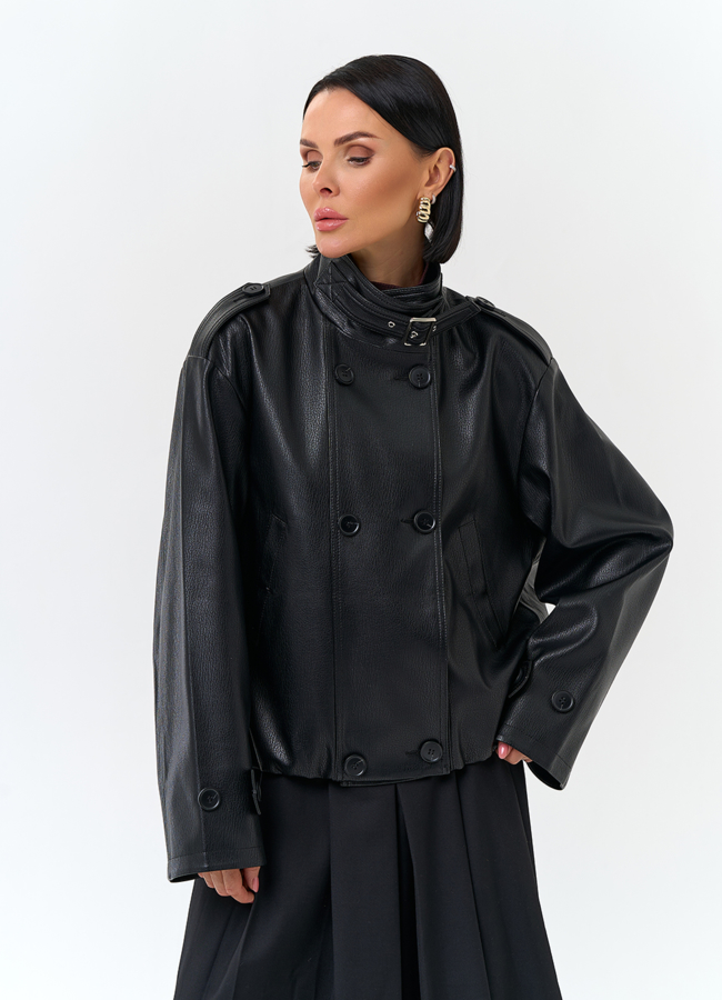 Женская куртка из эко кожи черного цвета модель № 32738 меха малина