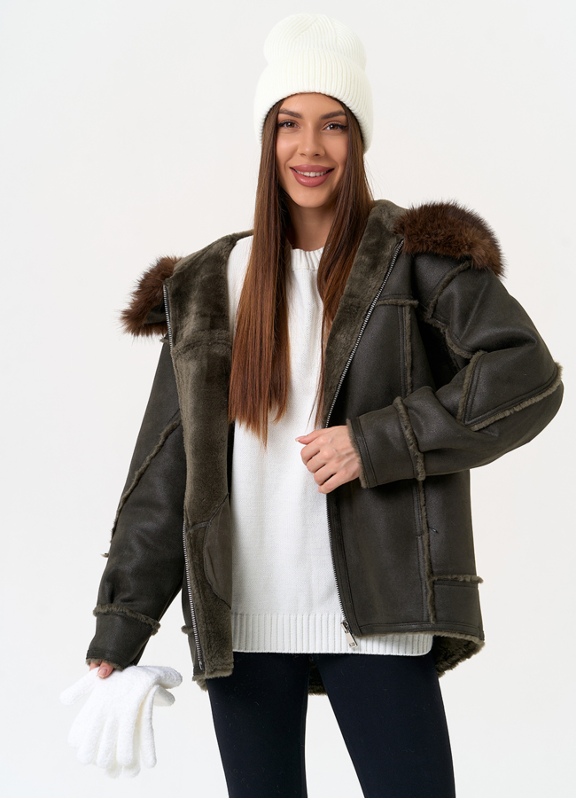 Женская дубленка из эко замши с капюшоном из эко меха модель № 31508 меха малина