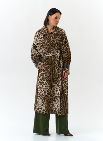 Женское пальто с анималистическим принтом