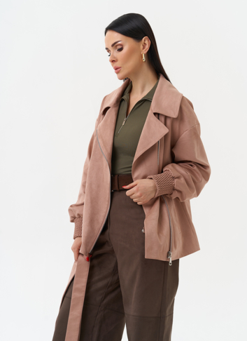 Женская куртка из эко замши с поясом