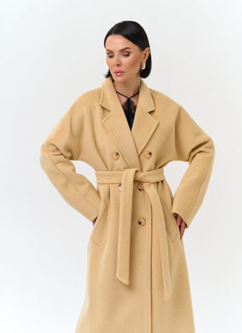 Женское пальто с поясом