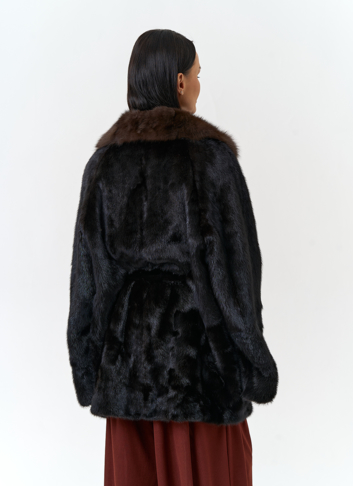 Шуба из меха норки с воротником из меха куницы