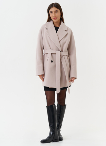 Двубортное светлое пальто