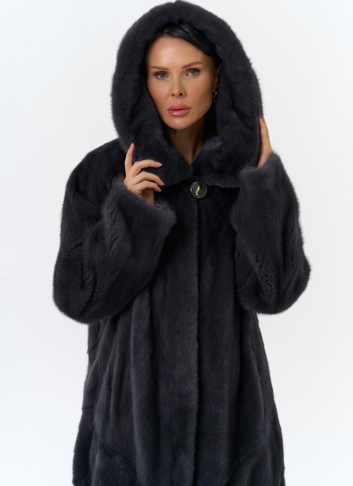 Женская шуба из норки силуэта баллон с капюшоном