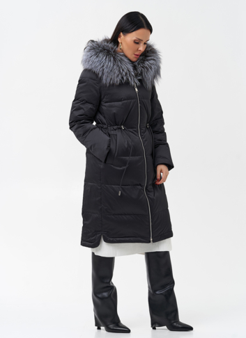 Женский пуховик с отделкой из меха чернобурки