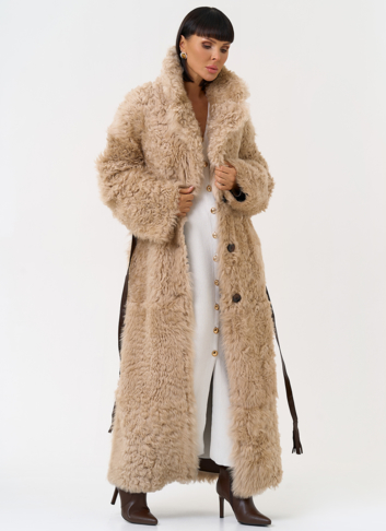 Женская двухсторонняя дубленка с декоративным поясом