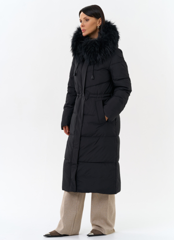 Женский пуховик с капюшоном из меха чернобурки