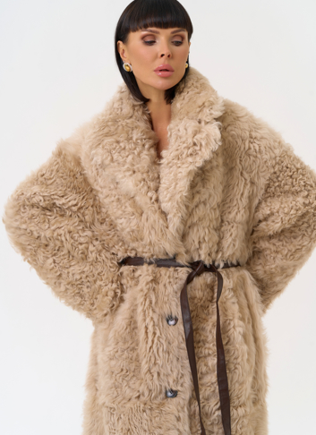 Женская двухсторонняя дубленка с декоративным поясом