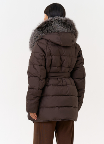 Женский пуховик с капюшоном из меха чернобурки