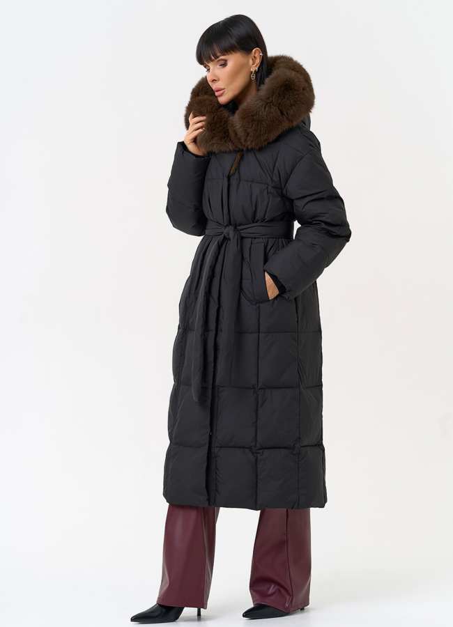 фото Женский пуховик черного цвета с капюшоном из меха песца модель № 31614