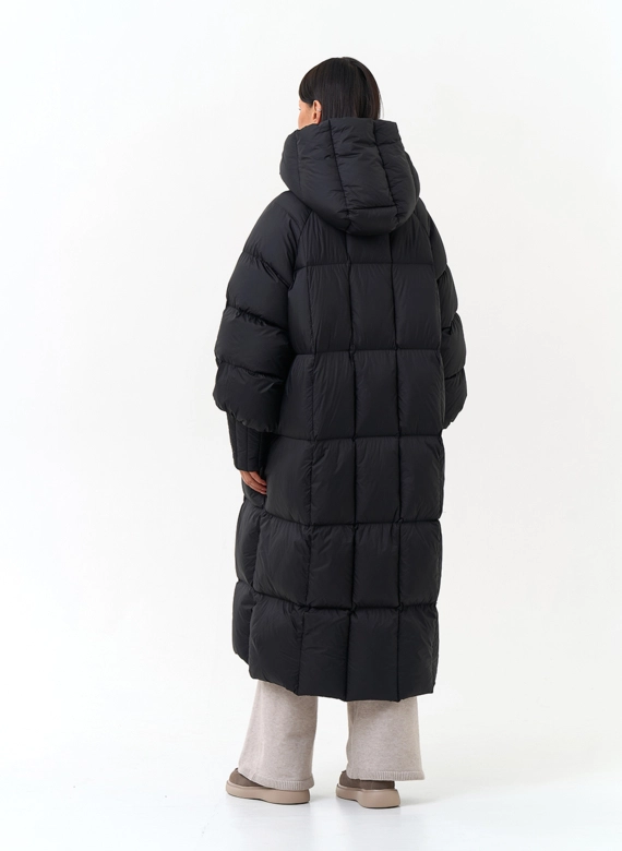 Женский пуховик с капюшоном фото