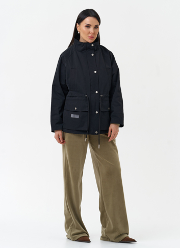 Женская ветровка черного цвета