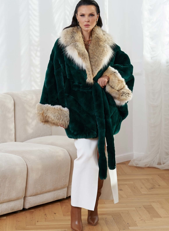 Шуба из кролика с отделкой из меха койота