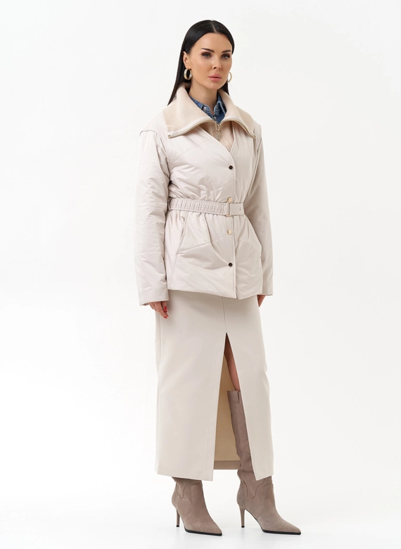 Женская утепленная куртка с поясом фото