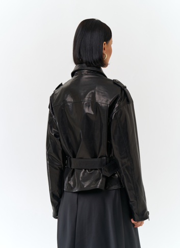 Женская куртка из натуральной кожи с поясом