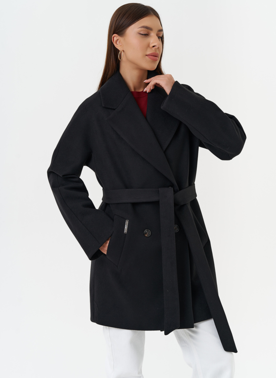 Двубортное пальто с английским воротником