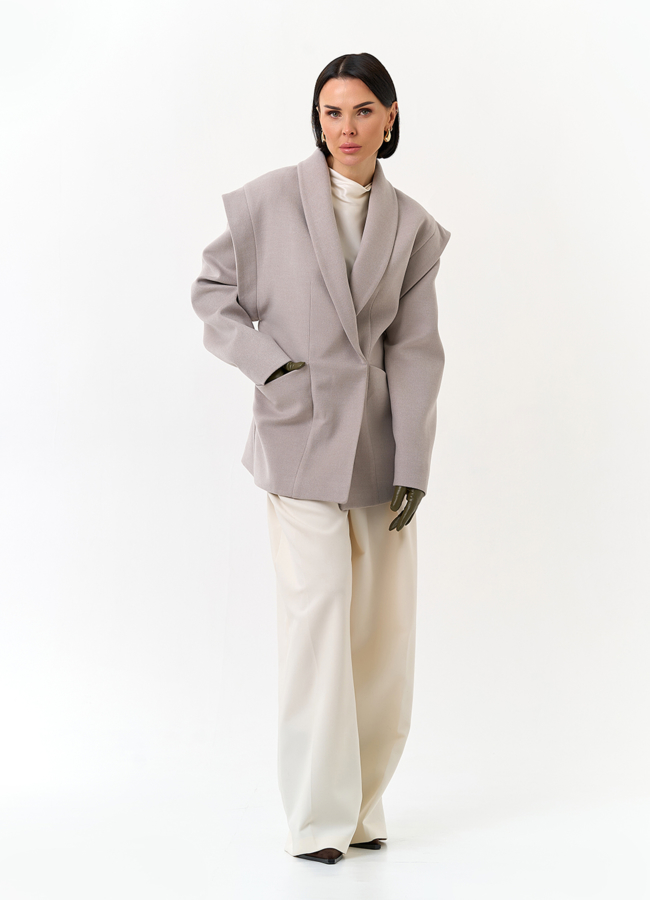 Женское укороченное пальто с акцентными плечами модель № 32853 в кредит