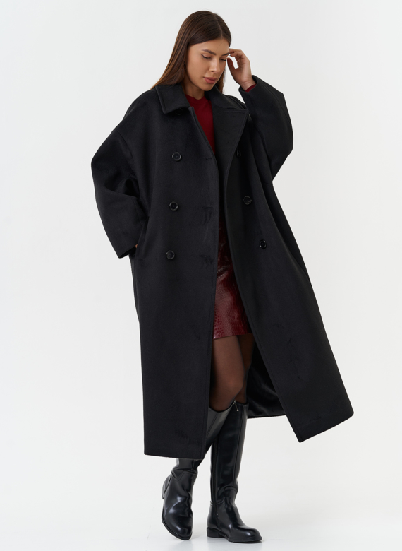 Длинное пальто черного цвета