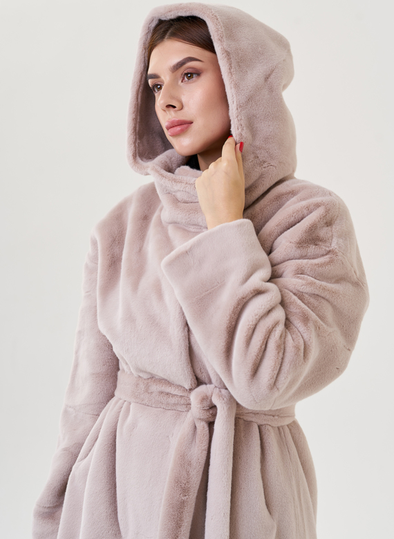 Длинное пальто из искусственного меха