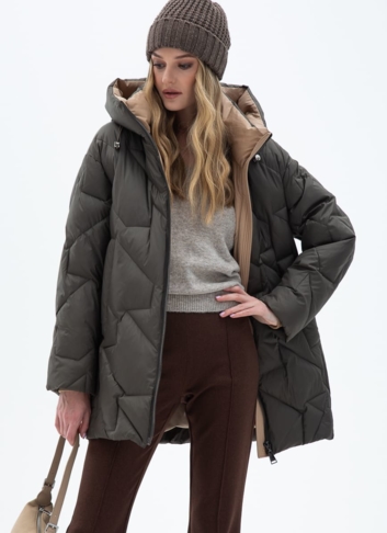 Женский удлиненный пуховик  капюшоном
