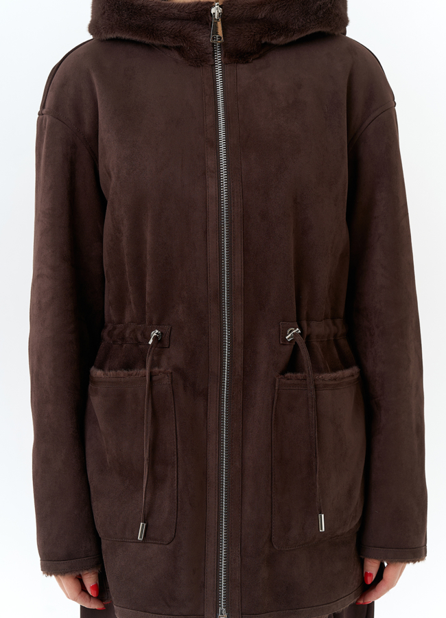 Двухсторонняя дубленка из эко замши с капюшоном модель № 32690 универмаг малина